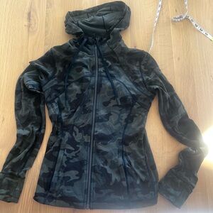 Lululemon Define Hooded Jacket Green Camo [Size 6]